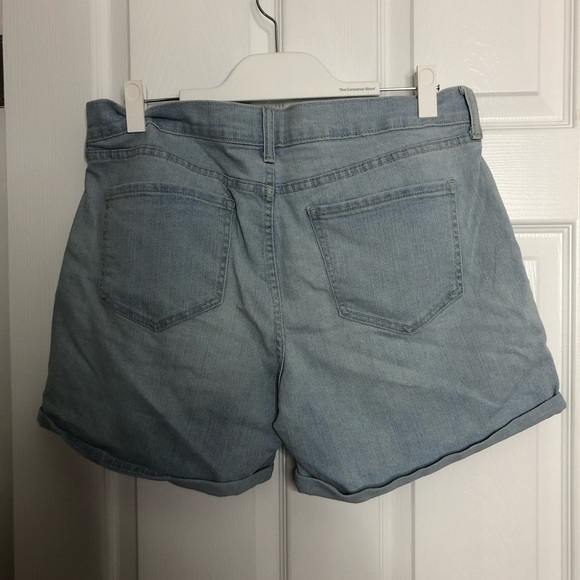 Old Navy Shorts Sweetheart Jean Shorts 12 Light Wash - Picture 2 of 4
